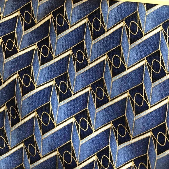 Uomo Venetto Silk Necktie - Picture 3 of 4